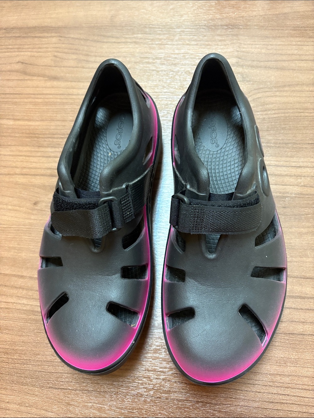OOFOS Black Sandals with Pink Accent